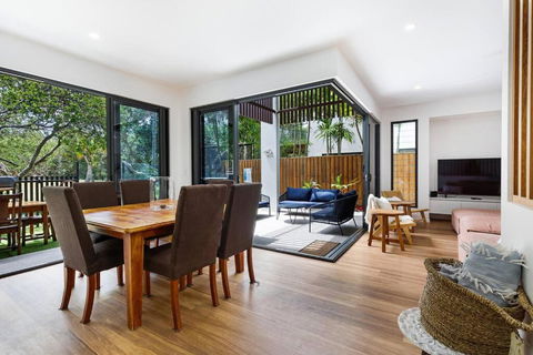 Oceanic-Pet Friendly Townhouse 8min To Mooloolaba - Events Australia 3