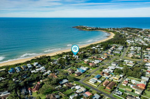 Oceanside I Pet Friendly Absolute Beachfront - Events Australia 3