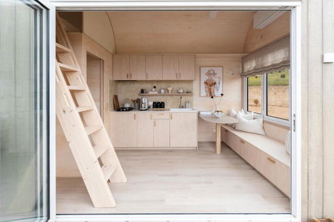Off-grid Beachfront Cabin On Kangaroo Island - Events Australia 0