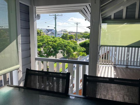 Old Queensland Charm Entire Upper Level - Events Australia 2