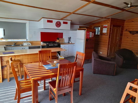Old School Rocky Cape Guesthouse - Events Australia 3