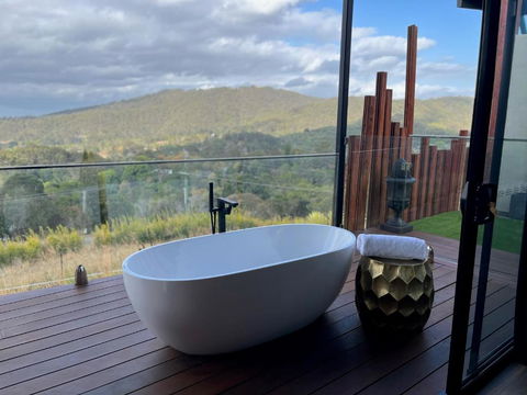 On Eagle Wings Mountain Retreat & Spa - Events Australia 0