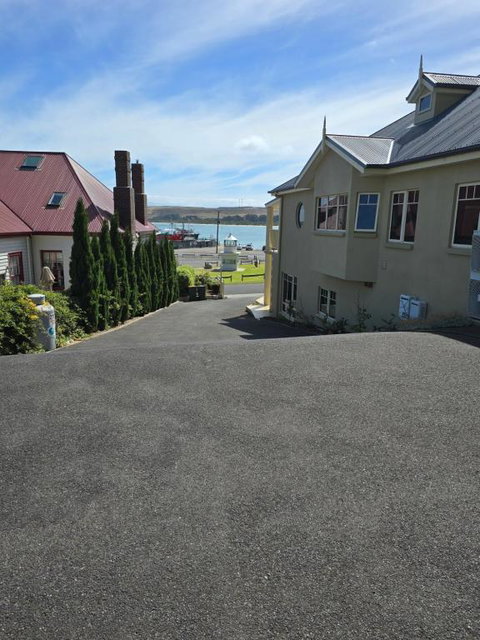 On The Terrace Stanley - Accommodation Europe 3