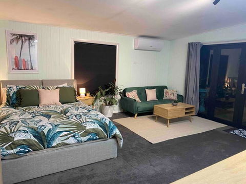 On Track Getaway - Tourism Bookings 0