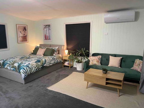 On Track Getaway - Tourism Bookings 1