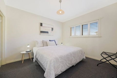 One Bedroom Apartment In CBD - Events Australia 3