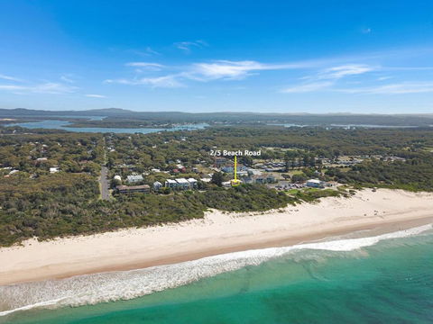 Opposite Bennetts Beach - Events Australia 0