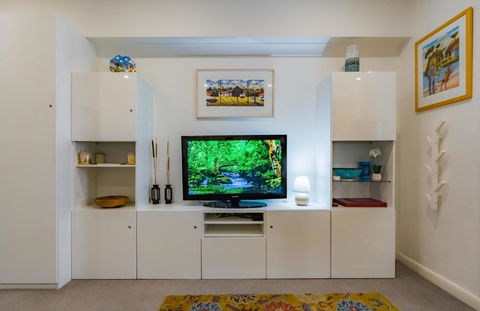 Oversized Potts Point Studio - Events Australia 1