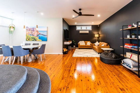 On The Corso - Sun-soaked Serenity With Lake Access - Events Australia 3