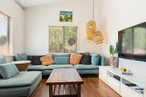 Peaceful And Renovated Original Beach House With Sweeping Views Of Gracetown - Events Australia 2