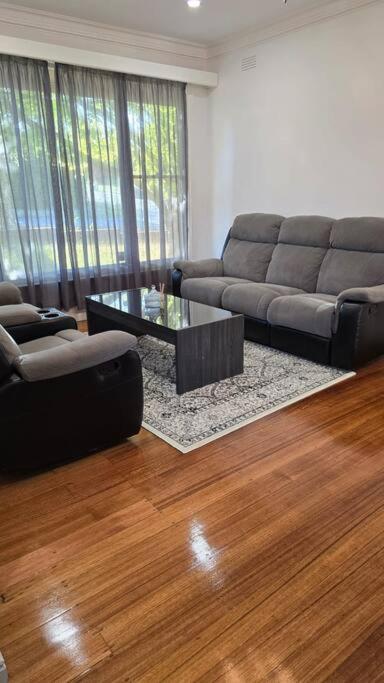 Pakenham Villa - Tourism Bookings 0