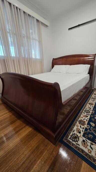 Pakenham Villa - Tourism Bookings 2