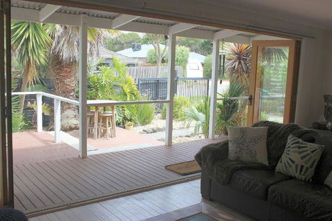 Palm Breeze At Sunset Strip - Events Australia 2