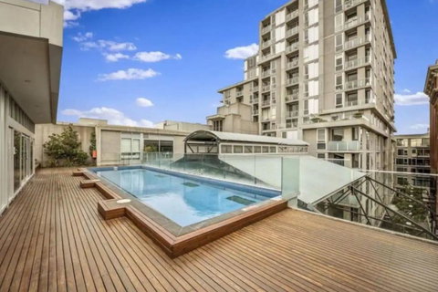 Parade Place - A Central Balcony Stay - Events Australia 2