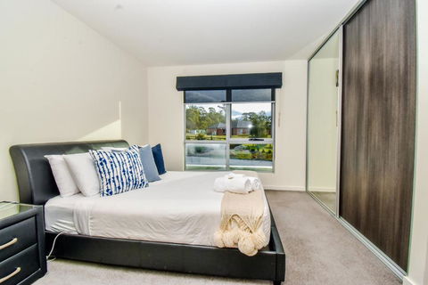 Paradise Point - Entire Home In Clarence Point, Tasmania Australia, 10 Guests 7 Bedrooms 7 Beds 3 Baths - Events Australia 2