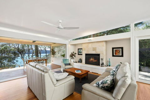 Paradise Villa - Pittwater Views - Tourism Bookings 3