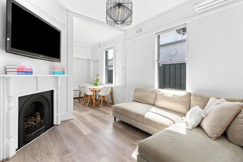 Peaceful 2 Bedroom With Private Backyard And BBQ - Events Australia 2