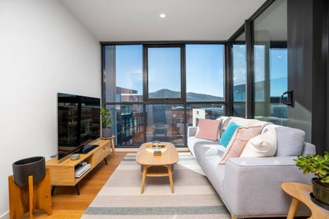 Perfectly Located 1BR BA Apartment - Events Australia 0