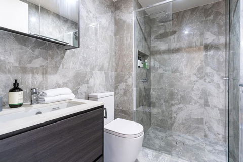 Perfectly Located 1BR BA Apartment - Events Australia 3