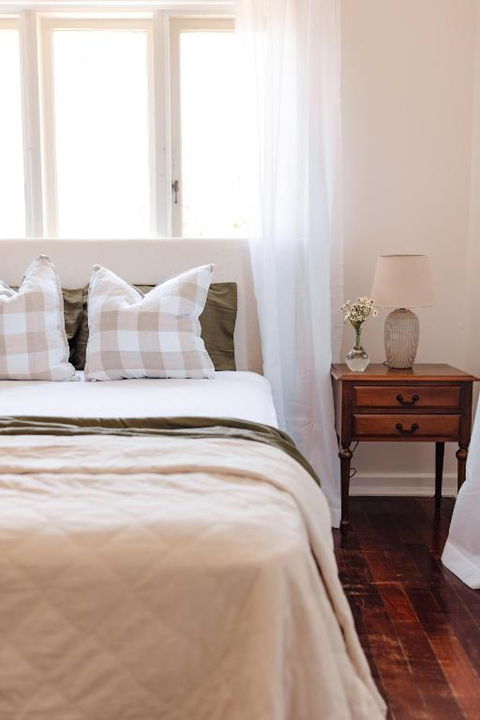 Pet Friendly Family Home In Bluff Point - Events Australia 3