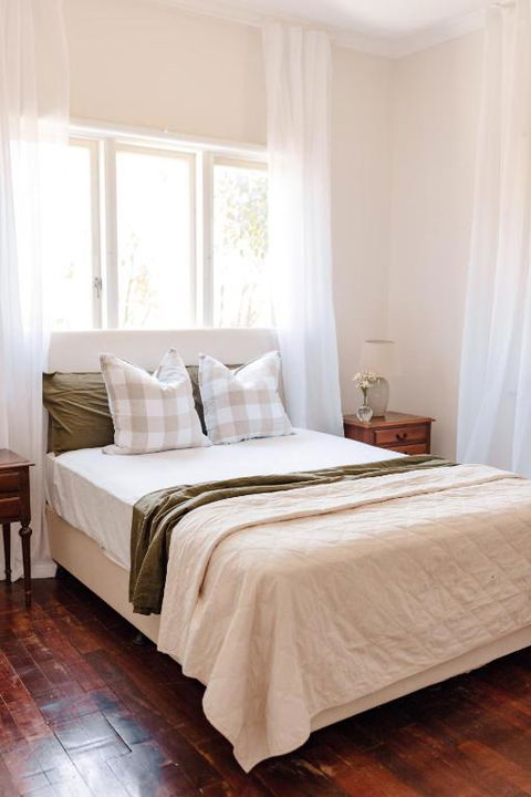 Pet Friendly Family Home In Bluff Point - Events Australia 1