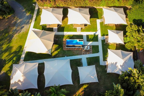 Poinciana At Cooee Bay - Accommodation Europe 1