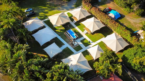 Poinciana At Cooee Bay - Accommodation Europe 2