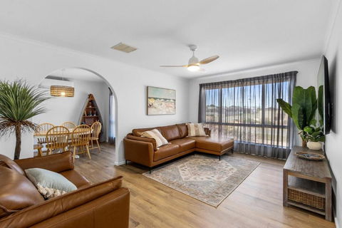 Percys Beach House Moonta Bay - Accommodation Europe 0