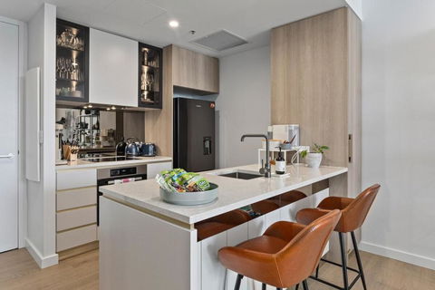 Perfect Location With 5 Star Amenities - Events Australia 3