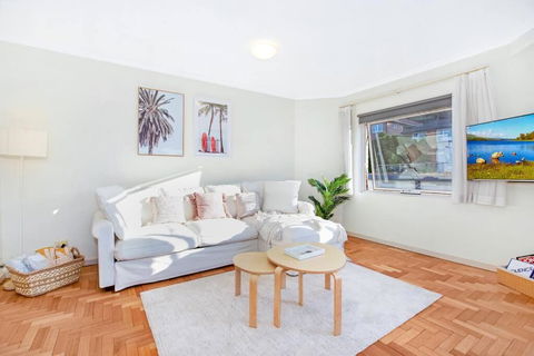 Perfect Manly Retreat, In The Heart Of Manly, Family & Couple Friendly Apartment With CAR SPOT - Tourism Bookings 2