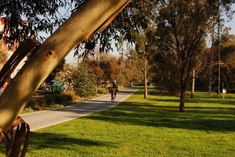 Perfect Parkside Princess Hill Retreat Sleeps 6 - Tourism Bookings 1