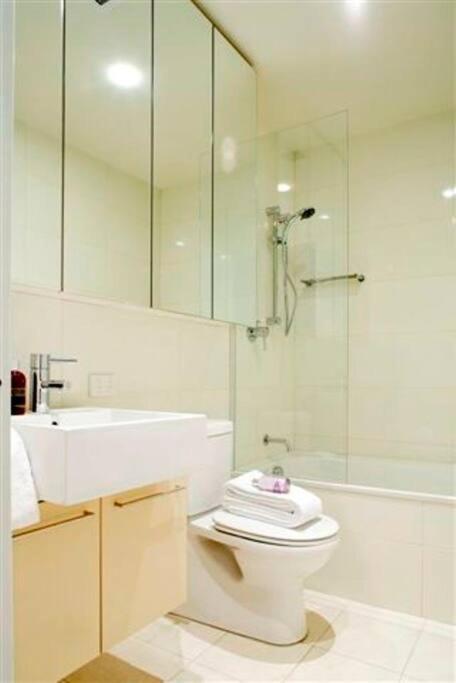 Perfectly Located Crows Nest Apartment C404 - Tourism Bookings 2
