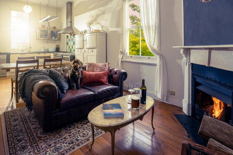 Pet-Friendly Blue Mountains Cottage With Indoor Fireplace - Tourism Bookings 3