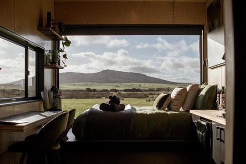 Peter The Tiny Cabin In Esperance - Events Australia 3