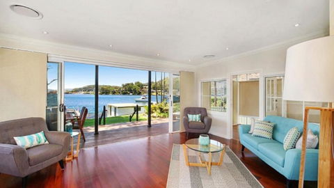 Pine Tree Cottage - Waterfront - Events Australia 2