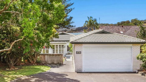 Pine Tree Cottage - Waterfront - Events Australia 1