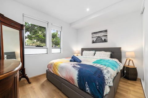 Port Melbourne Dog Beach Stays - Events Australia 3