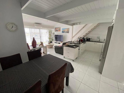 Port Lincoln Marina Waterfront Apartment - Events Australia 2