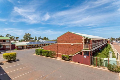 Quality Inn Railway Motel - Tourism Bookings 2