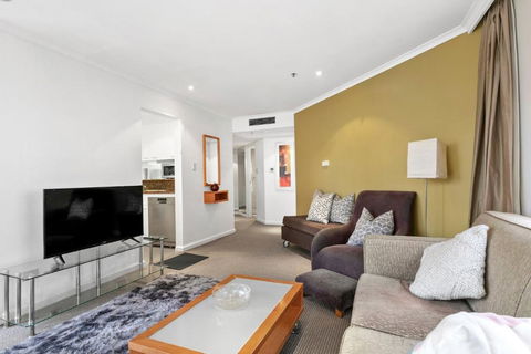 Quay West 2302 Self-Catering - Accommodation Europe 3