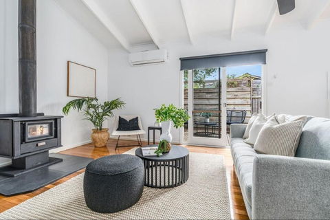 Quiet & Cozy 4 Bedroom Home - Events Australia 1