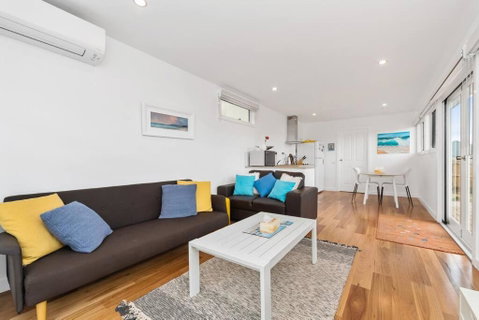 Quiet, Luxurious Guest House - Couples Retreat - Events Australia 3