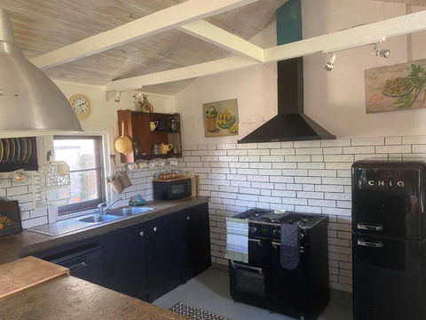 Private Country Escape With Valley Views - Tourism Bookings 0