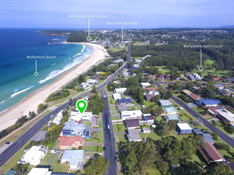 Atlantas, Mollymook Beach - Events Australia 3