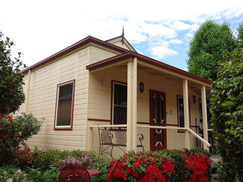 Autumn Affair Cottage 6 - Events Australia 1