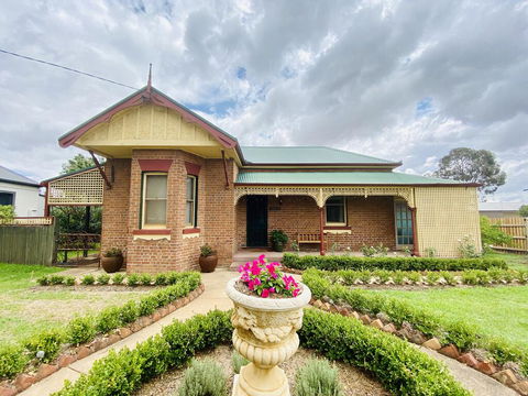 Avoca House - Circa 1900 Gorgeous Federation Home - Tourism Bookings 0