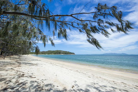 Azure On Geoffrey Bay - Events Australia 0