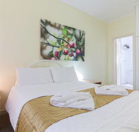 B5 Close to Nedlands Cafes Swan River SCGH  UWA - Accommodation Europe