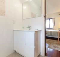 B8 Cafes Resturants UWA close to SCGH - Accommodation Europe