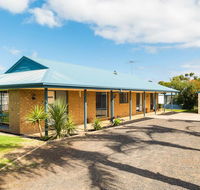 Back Beach Retreat - Tourism Bookings
